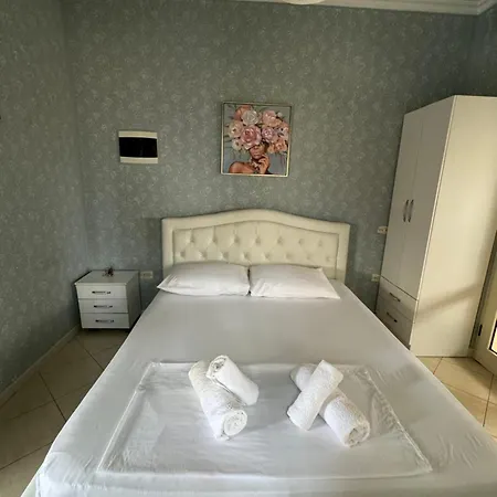 Apartment Mirela's Center *