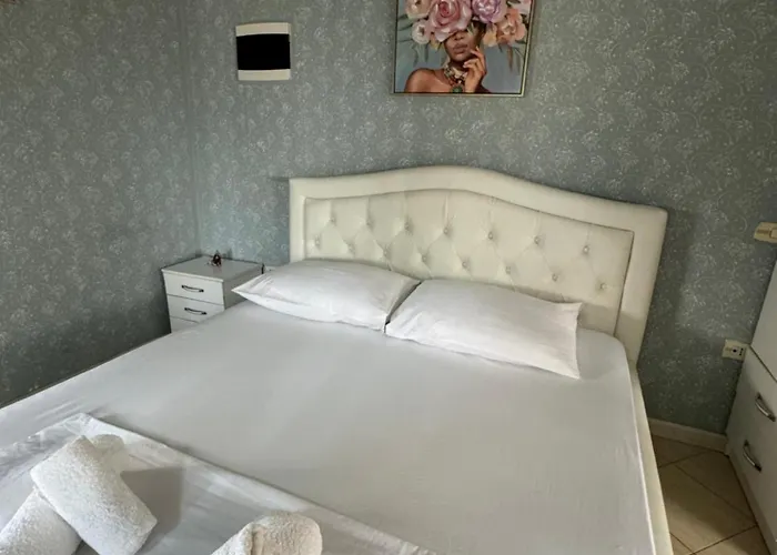 Appartement Mirela's Center